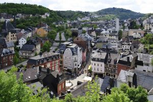 blick-von-der-felsenkirche-auf-idar-oberstein-f01adef5-7624-4863-9e34-3a87a646401d1